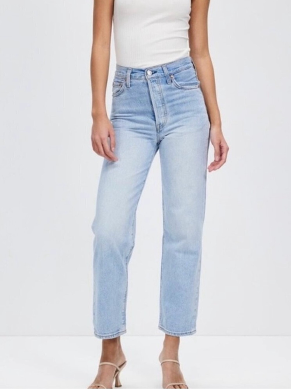 Levi's High-Rise Light Blue Cropped Straight Jeans